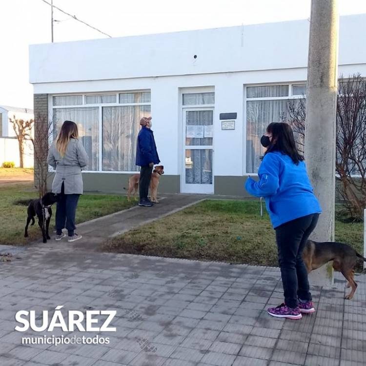 Vacunación antirrábica en Pueblo Santa María: 136 mascotas recibieron su dosis