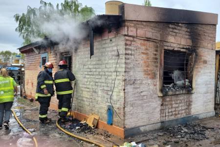 Tragedia en Villa Ressia: confirman siete personas fallecidas en un incendio