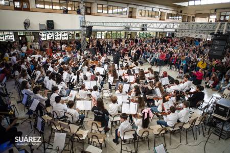 EMMCOS: Más de 130 músicos en escena en una tarde a toda orquesta en la Unidad Académica 