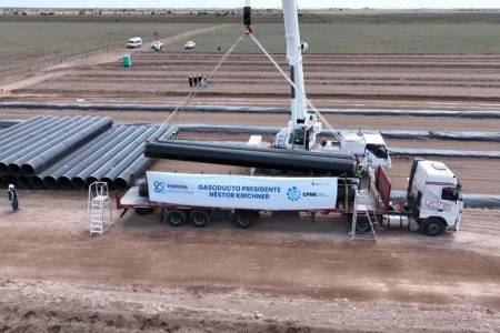De sol a sol, así avanza la obra del gasoducto Néstor Kirchner en Vaca Muerta: ¿cuándo se inaugurará?