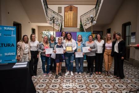 El grupo de mujeres del tallercito de Sofía de Santa María recibió un reconocimiento por su intenso trabajo
