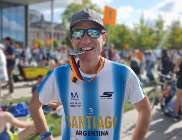 Santiago Bonnaterre cumplió su objetivo en la Maratón de Berlín 2023