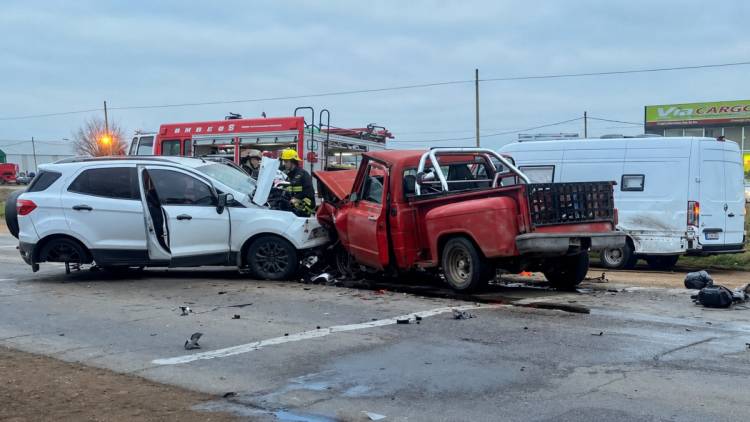 Un muerto en un choque frontal en ruta 85, cerca la rotonda con ruta 67