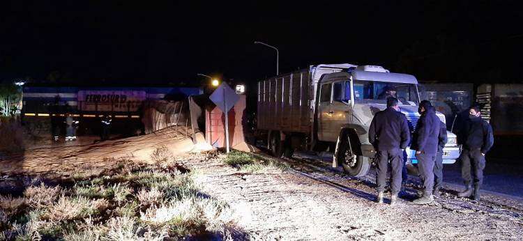 Camionero suarense embestido por un tren en El Guanaco