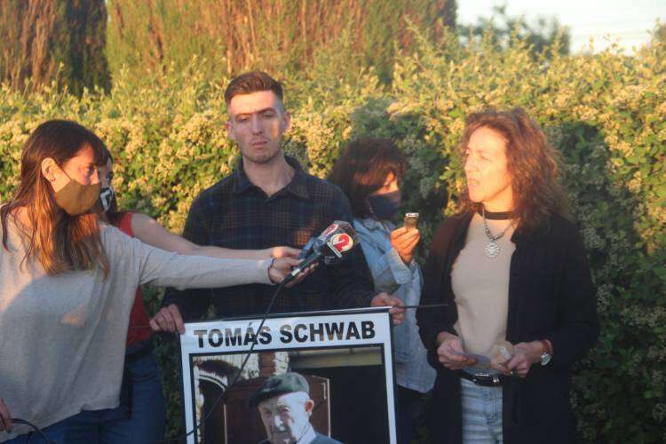Más de 500 personas presentes en la marcha silenciosa pidiendo justicia por Don Tomás Schwab