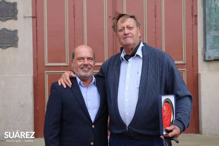 Kerb de Pueblo San José: Ana Inés Schwindt y Antonio Resch fueron distinguidos por la comunidad