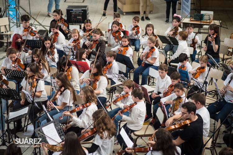 EMMCOS: Más de 130 músicos en escena en una tarde a toda orquesta en la Unidad Académica 