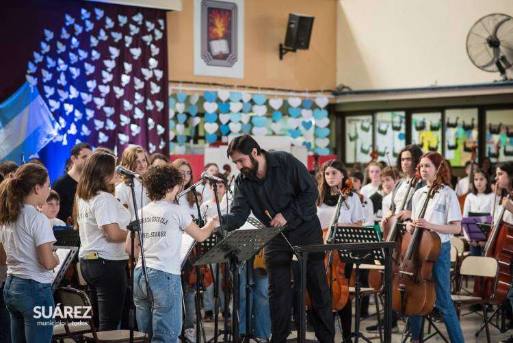 EMMCOS: Más de 130 músicos en escena en una tarde a toda orquesta en la Unidad Académica 