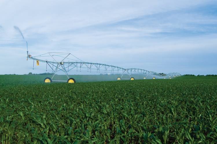T-L Irrigation, único equipo de riego con pivote central hidráulico del mercado