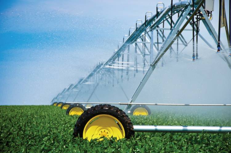 T-L Irrigation, único equipo de riego con pivote central hidráulico del mercado