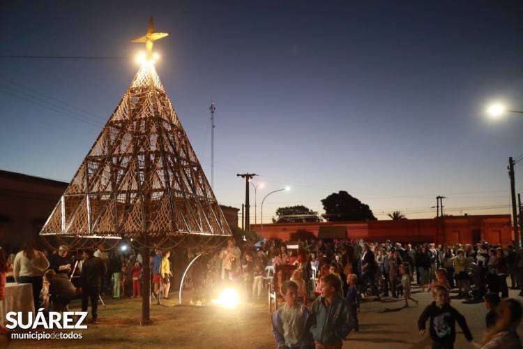 El espíritu de la Navidad brilló en los Pueblos Alemanes y en Suárez