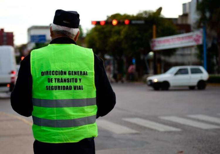 Provincia buscará reducir el límite de velocidad para autos en ciudades