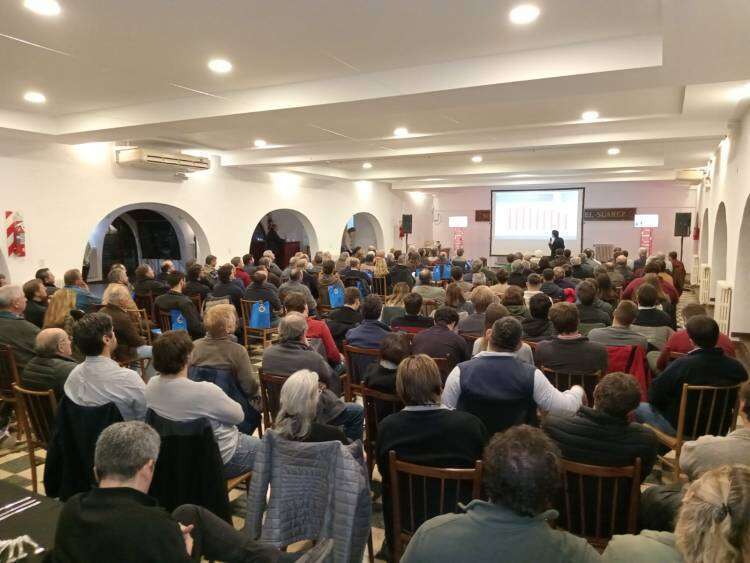 De Benedictis y Lazzari disertaron en la Sociedad Rural de Coronel Suárez con una gran asistencia