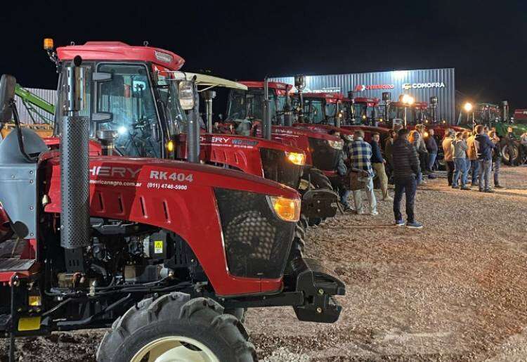 TREVOR AGRO - Presentación de productos CHERY y D&E