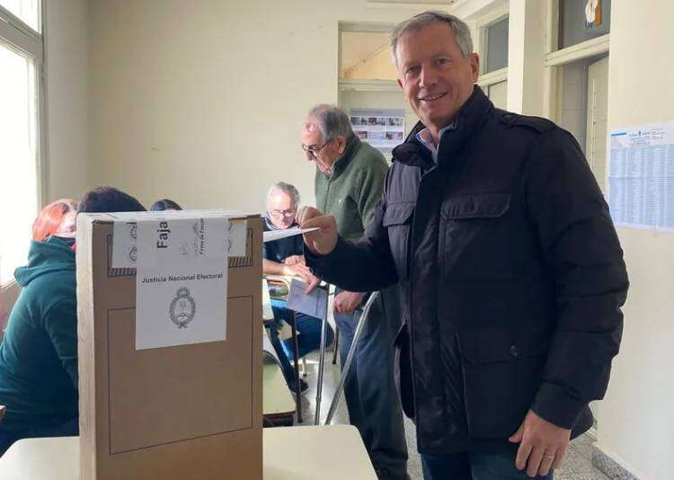 Emilio Monzó: "El poder está a cargo de una mujer que vendía tortas"