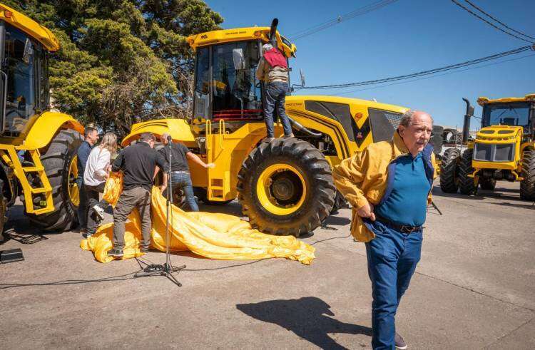 Pauny presenta la Nueva Generación de su clásica linea EVO y el nuevo Vectron 3200: dos tractores pensados para el productor