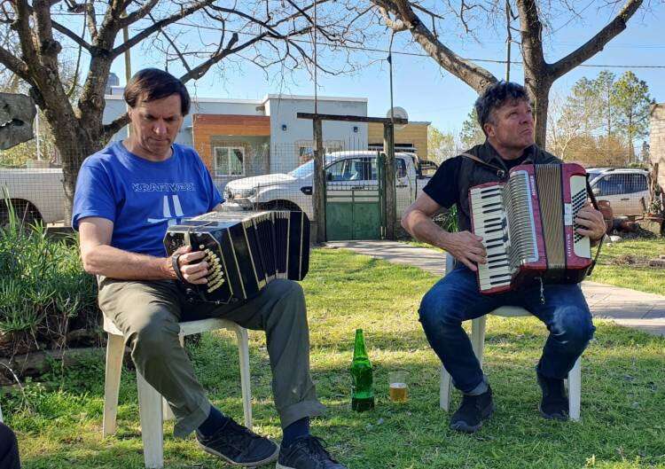 Los libros del escritor Julio César Melchior estarán presentes en el aniversario de la aldea Santa Anita, en la provincia de Entre Ríos