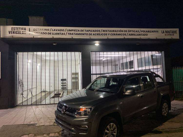 Inauguró La Boutique del Automotor en una tradicional esquina: Mitre y San Martín.