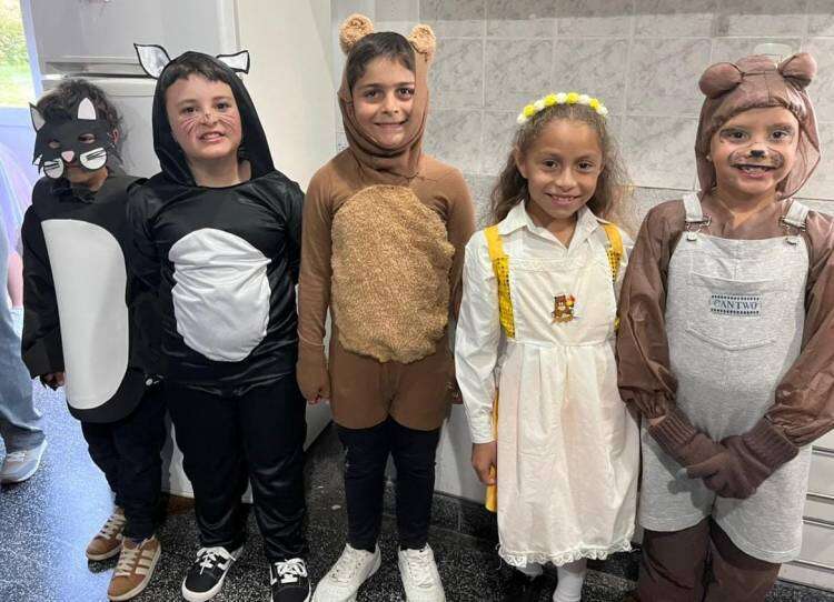 La Escuela Nº 11 realizó un imponente acto recreativo de cierre en el Polideportivo Municipal