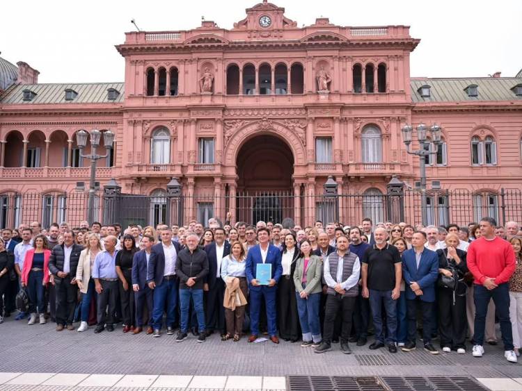 Moccero acompañó a Kicillof en un fuerte reclamo federal por obras y fondos