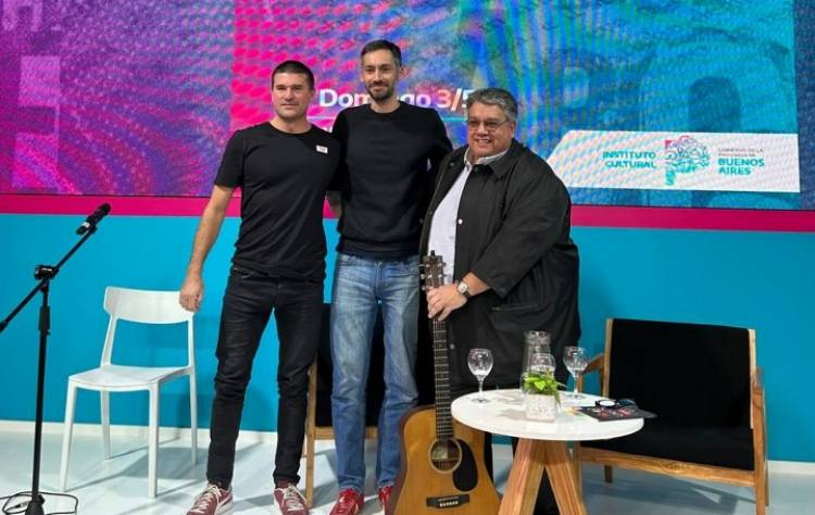Suarenses presentes en la Feria del Libro