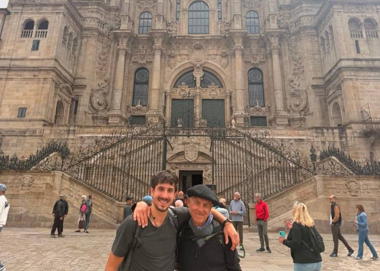 ¡Buen camino! Osvaldo y Andoni Azpilicueta llegaron a Santiago De Compostela 
