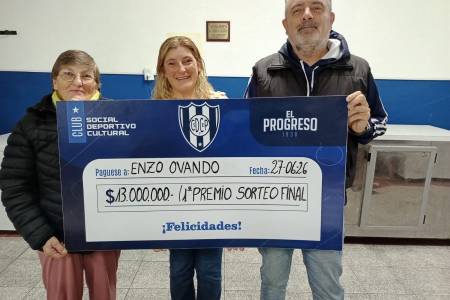 Enzo Ovando, ganador del premio mayor del Bono 56º del Club El Progreso con $13.000.000