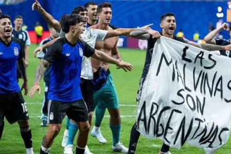 Mucho más que fútbol: La remontada de la Selección ante Inglaterra reactivó la conversación global por Malvinas