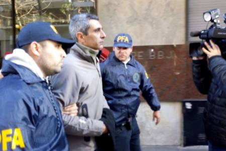 Megaoperativo contra funcionarios K: detienen a Roberto Baratta, mano derecha de De Vido