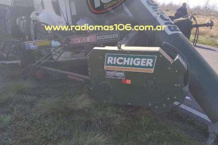 Grave accidente en Ruta 65: un camión impactó con un tractor que llevaba una cargadora