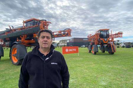 Sergio Ponzio: "Jacto son pulverizadoras con mucha productividad y toda la tecnología..."