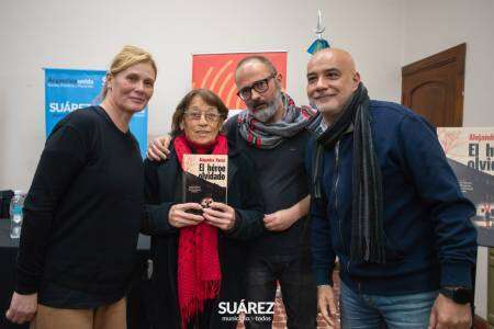 “El héroe olvidado” fue presentado en Suárez: la historia del hombre que denunció a Eichmann llegó en forma de novela