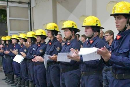 Bomberos Voluntarios presentó diez nuevos bomberos que se suman al Cuerpo Activo