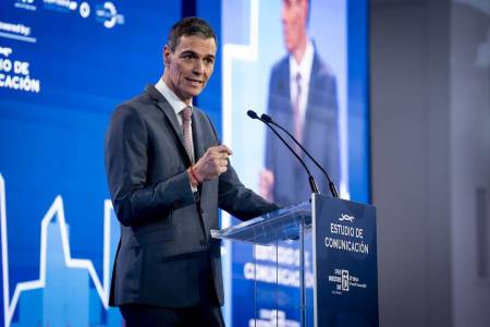 Pedro Sánchez anuncia que prohibirá el acceso a las redes sociales a menores de 16 años y otras cuatro medidas para retomar el control digital
