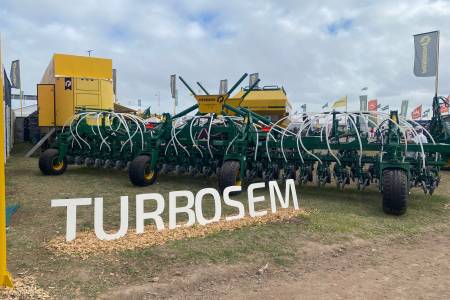 Expoagro 2026 - Sembradoras PIEROBON: "junto al productor y contratista hace 65 años..."