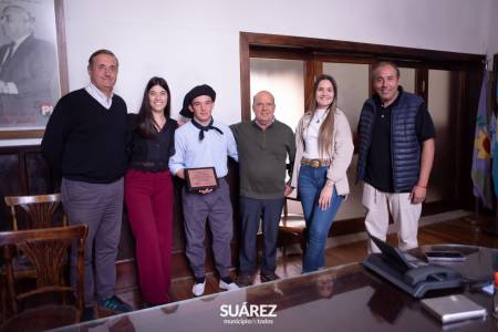 Orgullo suarense: reconocimiento del Intendente Ricardo Moccero a Emiliano Gardiner por su logro internacional