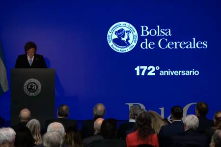 Javier Milei anunció una baja en las retenciones para el trigo, la cebada y la soja