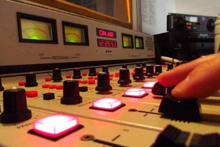 La magia detrás del aire: por qué se celebra hoy el Día del Operador de Radio