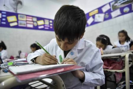 Apenas el 5 por ciento de los argentinos identificó a la educación como el principal problema del país