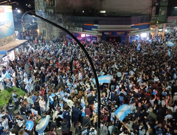 Coronel Suárez festejó el triunfo de la Selección y la clasificación a la final