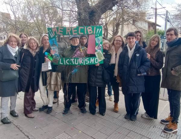 Licenciado en Turismo a los 82: se recibió el graduado de mayor edad de la UNS