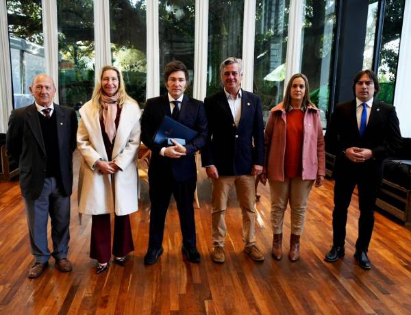 Los máximos dirigentes de las entidades que integran la Comisión de Enlace de Entidades Agropecuarias se reunieron