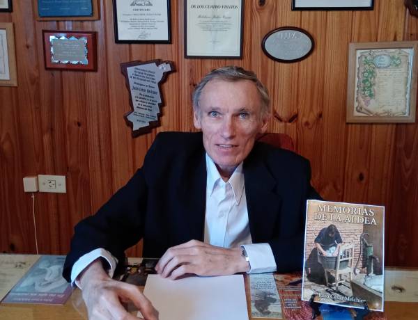 El escritor Julio César Melchior lanza un nuevo libro, esta vez en formato digital, con el título “Memorias de la aldea”