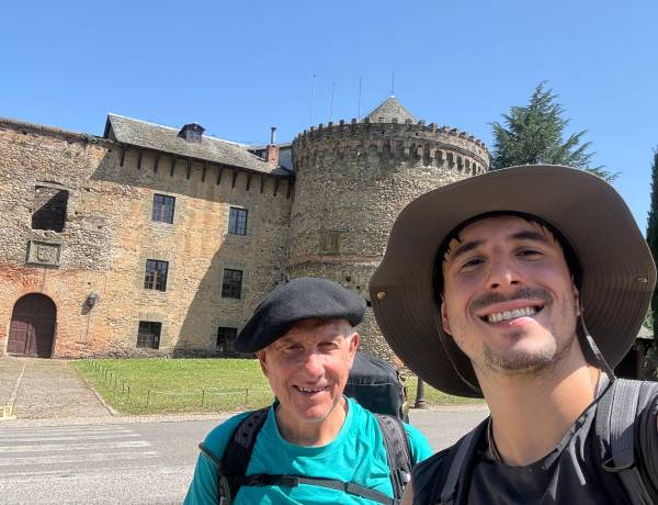 El Dr. Osvaldo Azpilicueta continúa su peregrinaje a Santiago de Compostela