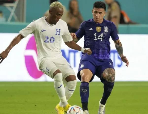 “Argentina llega como campeona del mundo con un Messi que va por nuevos récords”