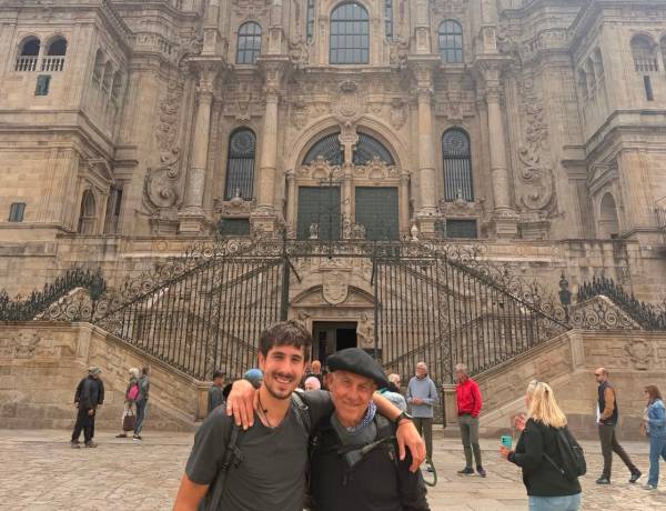 ¡Buen camino! Osvaldo y Andoni Azpilicueta llegaron a Santiago De Compostela 