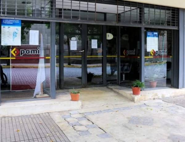 PAMI: Escasa disponibilidad de cupos obliga a jubilados a abonar el total de la consulta 