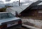 Una “cola de tornado” provocó voladura de techo, tejas y postes en San Cayetano