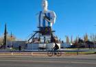 Ensamblan la estatua de Messi más grande del mundo